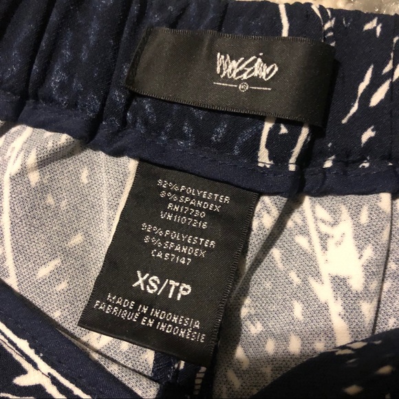 Geometric Pattern Shorts - Picture 3 of 3